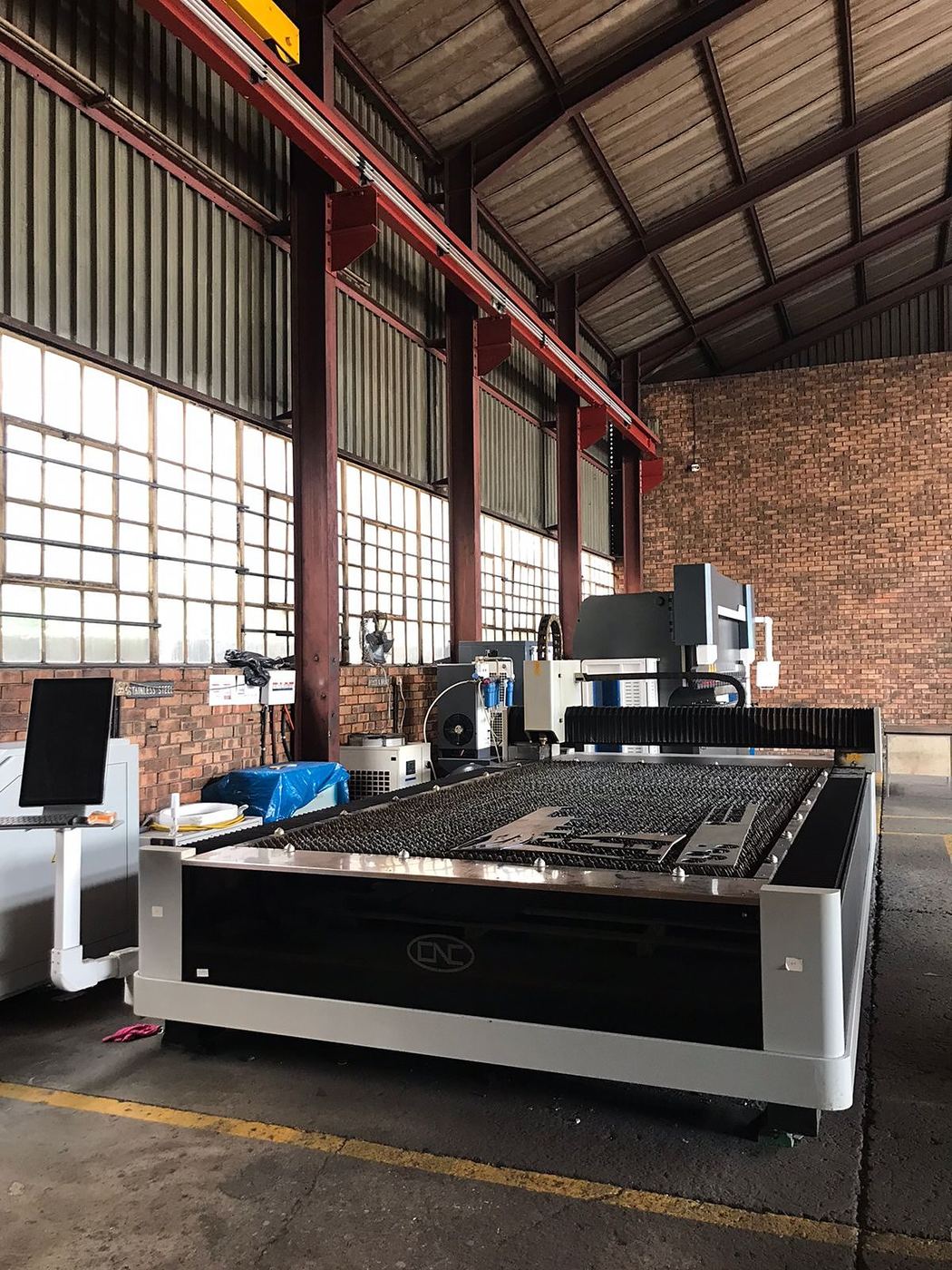6 kW CNC fibre laser cutter